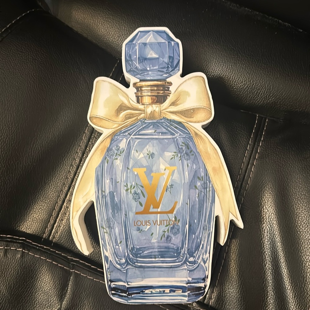 Cute Wooden Displays: Perfume Bottle
